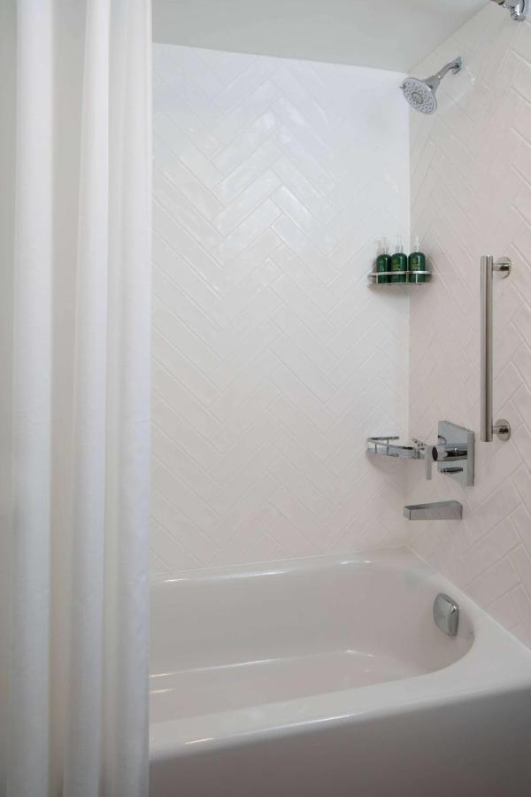Sonesta Simply Suites פולס צ'רץ' מראה חיצוני תמונה